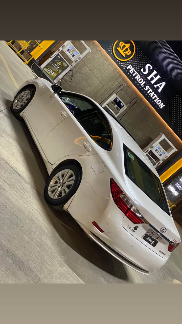 ﷽ 
‎ 2015 مۆدێلی Es250لێگززی 
‎سفری شەریکەی موهەنەدە لە سفریەوە سێ دەست
‎ناشرینی بە کوشن و ناویەوە نییە لۆک لۆک ماوەتەوە 
‎سەیارەکە تەنها دوو دەرگای سەکنی بەخە بێ ناو گرتن 
‎بێ دەعم بێ ئێرباگ دەعامیەکانیشی بۆیاخ نییە
‎گێڕ و مەکینە و تەقە و ڕەقە و هەموو گیانی بە شەرت
‎مەکینەی نەکراوەتەوە بڕخوی با نەیراوە 
‎سەنەوی و ڕەقەم و هەزە و بەڕادی تازەیە 
‎ و بە ناوی خۆمەوەیە بە شەرتی تەحویل و خەرامە 
‎مواسەفات لمیتدە 5پەردە و 5بەسمە و سڵاید و 
‎کوشن خەزن و کارەبا و سیاحی سوکان کارەبا و خەزن و  ئاوێنە خەزن کارەبا و شەفت و هیتەر و دژە فول ئیشارەت
‎تەبرید مەرکەزی و تەبرید سێ بەش شاشە و ماوس و سیدی و بلوتوس و بەخی لایت سێ مۆدی لێخوڕین سپۆرت و ئیکۆ و نۆرماڵ و تراکشن کۆنترۆڵ و 360پلە حاسە و کامێرا تەحدید سورعە و سوکان ڤۆلیۆم و ناو 
‎فۆرمیکا و لیدی دەرگا و ئاوێنە زۆر مواسەفاتی کە
‎ کامێراکە خەدری لە جوانی سەیارەکە کردووە 
‎سعری کامریەک نیە  سعری کرۆلایەکە
‎ سعری فرۆشتنی 183 و معامەلەیەکی برایانە 
183$
***********
***********
*********** السليمانية, العراق
