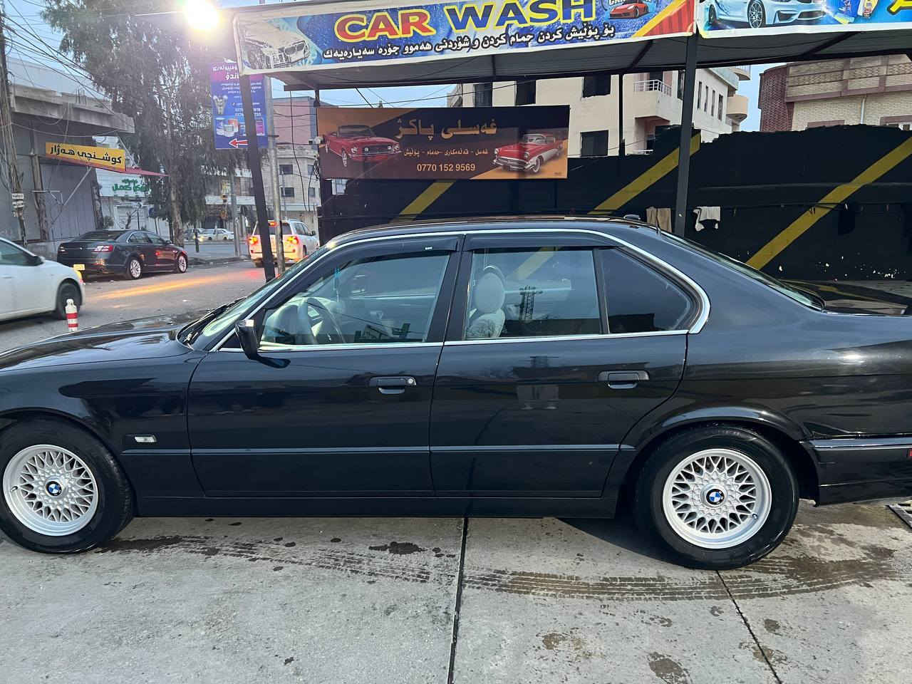 السلام عليكم:
BMW 525i.  V6
موديل 1993

سنوية جديد محرك كبس بشرط 

سيارة كفالة عامة من محرك وكير اوتامتيك وكلشي 
تبريد ثلج منضومة كاملة 

سيارة بدون دعمة صبغ جمالية فقط.

مكينه((6 سلندر مسكر جتال)) نشاط جدا قوي.

رقم سليمانية جديد سنوية لحد الـ 2030 تريد تحويل وكالة تريد فراغة.
 
85 ورقة_قابل للمراوسة

بيها مجال للطيبين الجادين.

تواصل ع رقم *********** السليمانية, العراق
