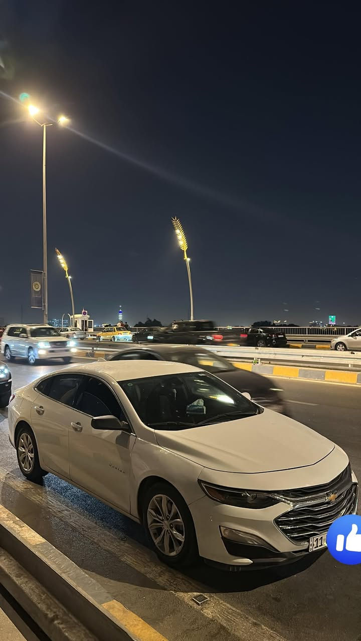 ‎🚘 للبيع شفروليه ماليبو 2024
‎🔹 المحرك: 1500T تيربو
‎🔹 الوارد: أمريكي 
‎🔹 الحالة: ممتازة جدًا، استخدام شخصي ونظيف
‎🔹 الممشى: (38km)
‎🔹 القير: أوتوماتيك ناعم
‎🔹 اللون: (ابيض)
‎
‎✨ المواصفات
‎LT1 فول ماعدا الفتحة 
‎تشغيل عن بعد
‎شاشة كبيرة + Apple CarPlay / Android Auto
‎مثبت سرعة
‎كاميرا خلفية
‎تحكم بالمقود
‎تكييف قوي
‎تدفئة كشن
‎صرفية بنزين اقتصادية
‎قيادة ناعمة وثبات عالي بالطريق
‎رادار 
‎
‎محرك وكير مكفولات 
‎السيارة جاملغ على البارد يمين السايق والبنيد مبدل الباقي شرط الفحص
‎ السعر: ($155) 
‎ الموقع: (الاسكندرية بابل )
‎📞 للتواصل: (***********)
