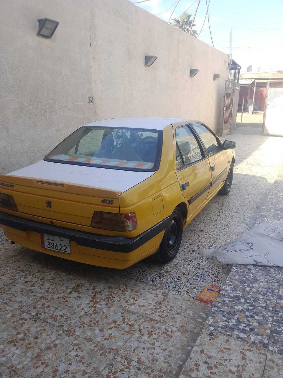 بيجو لميس 2015 رقم بغداد انكليزي مصفره هيئة وغرامات ب٣٦ مكانها بغداد 
***********
