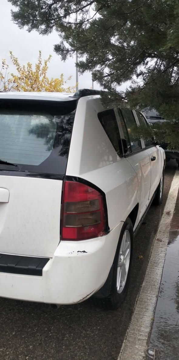 جیب کومباس 2007 ناو زەرد  مەکەینە 24 مەرغوب گێر تۆماتیک بیلاد تاک ئەکسل تەبریت کارەبای بەشەرت پێشو دوای کەپس  دوو پارچەو دوو پەڵە بۆیاخی هەیە بێ ناوگرتن  هەموو گیانی بەشەرت  *********** السليمانية, العراق
