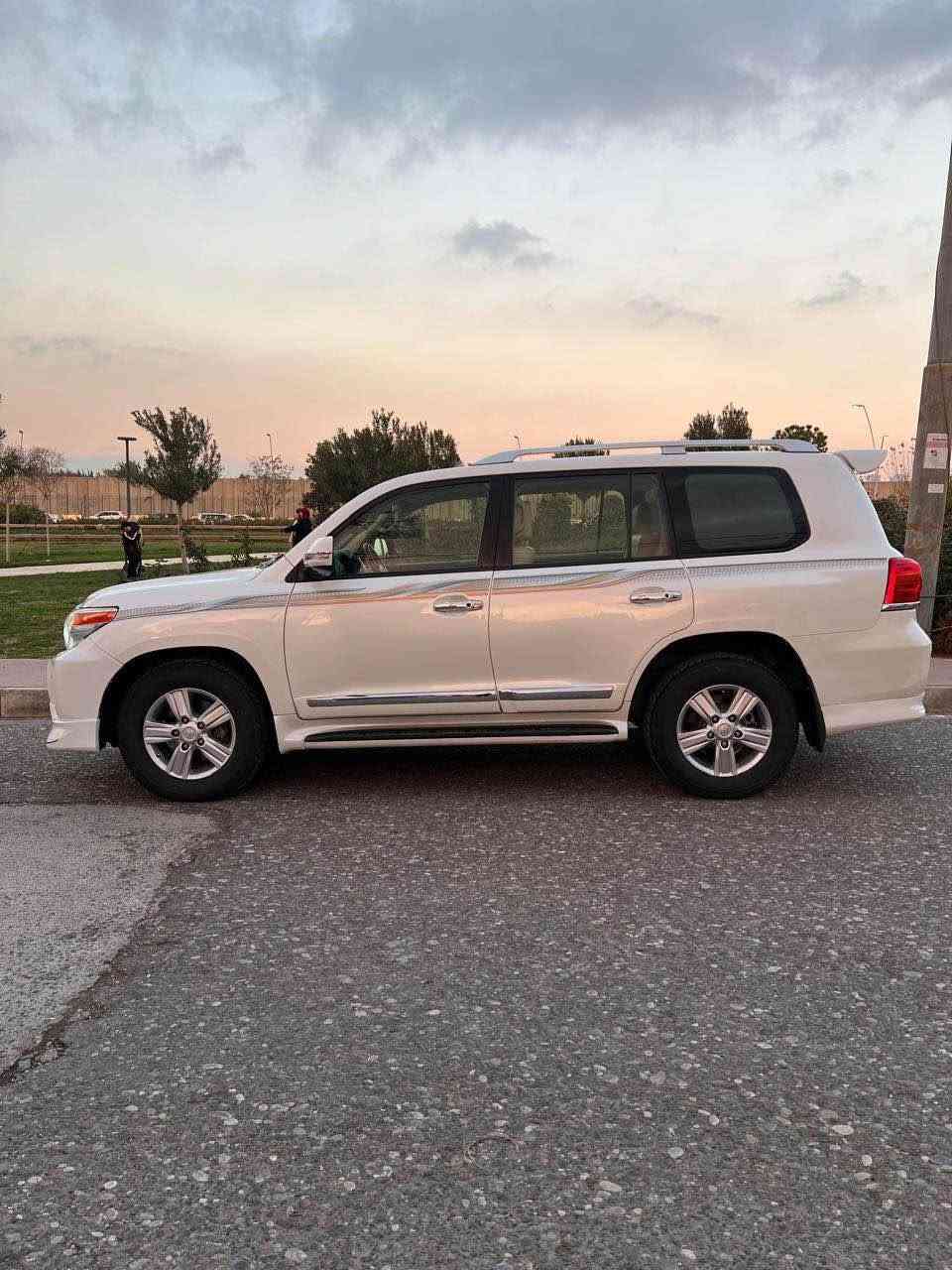 ‏TOYOTA LAND CRUISER VXR2015
‏Engine: V8 4.7L 🔥
رقم اربيل جاهز
كلين تايتل, فقط تعديل بارد 
بدون ايرباك
موسافاتى موهـند فول فول🔥
سلايت + ثلاجه+ شاشه كاميرا
سعر 385 ورقه بي مجال
📍 مكان سيارة اربيل

‏TOYOTA LAND CRUISER VXR 2015
‏Engine: V8 4.7L 🔥
ژماره هه‌ولێر 
کلین تایتل, ٤ جيگاى سارد هه يه 
بێ ناوگرتن
بێ ئیرباک
سلایت و كوشن ساردو گه رم ناو زه رد كوشن جليد فول فوله 
نرخ 385 وه‌رقه و مجال
📍 شوێن هه‌ولێر
0️⃣7️⃣5️⃣1️⃣4️⃣6️⃣3️⃣6️⃣0️⃣1️⃣5️⃣ أربيل, العراق


**إذا كنت صاحب هذا الإعلان وتريد حذفه لأي سبب، رجاءا أرسل رسالة إلى الدعم الفني**
