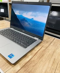 Dell Latitude 5320 • i7 الجيل الحادي عشر • ١٦ جيجا رام