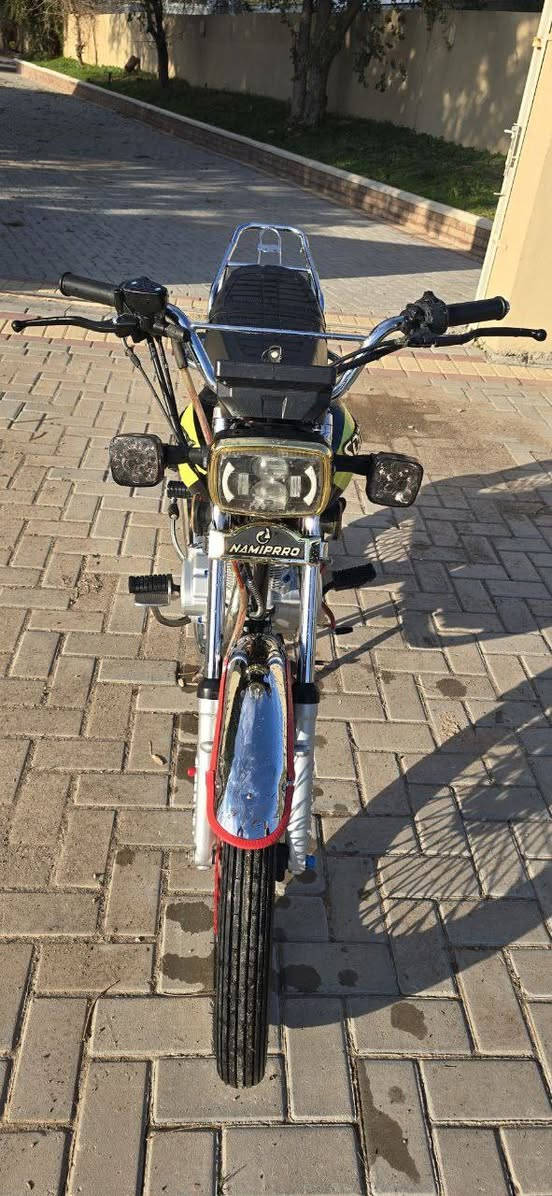 السلام عليكم دراجه سولنك موديل 24 اوراق محرك ما مفتوح كهربيات كله شقاله مكاني بين كلار وخانقين سعر 580وبيه مجال بسيط. شراي اتصل ***********
