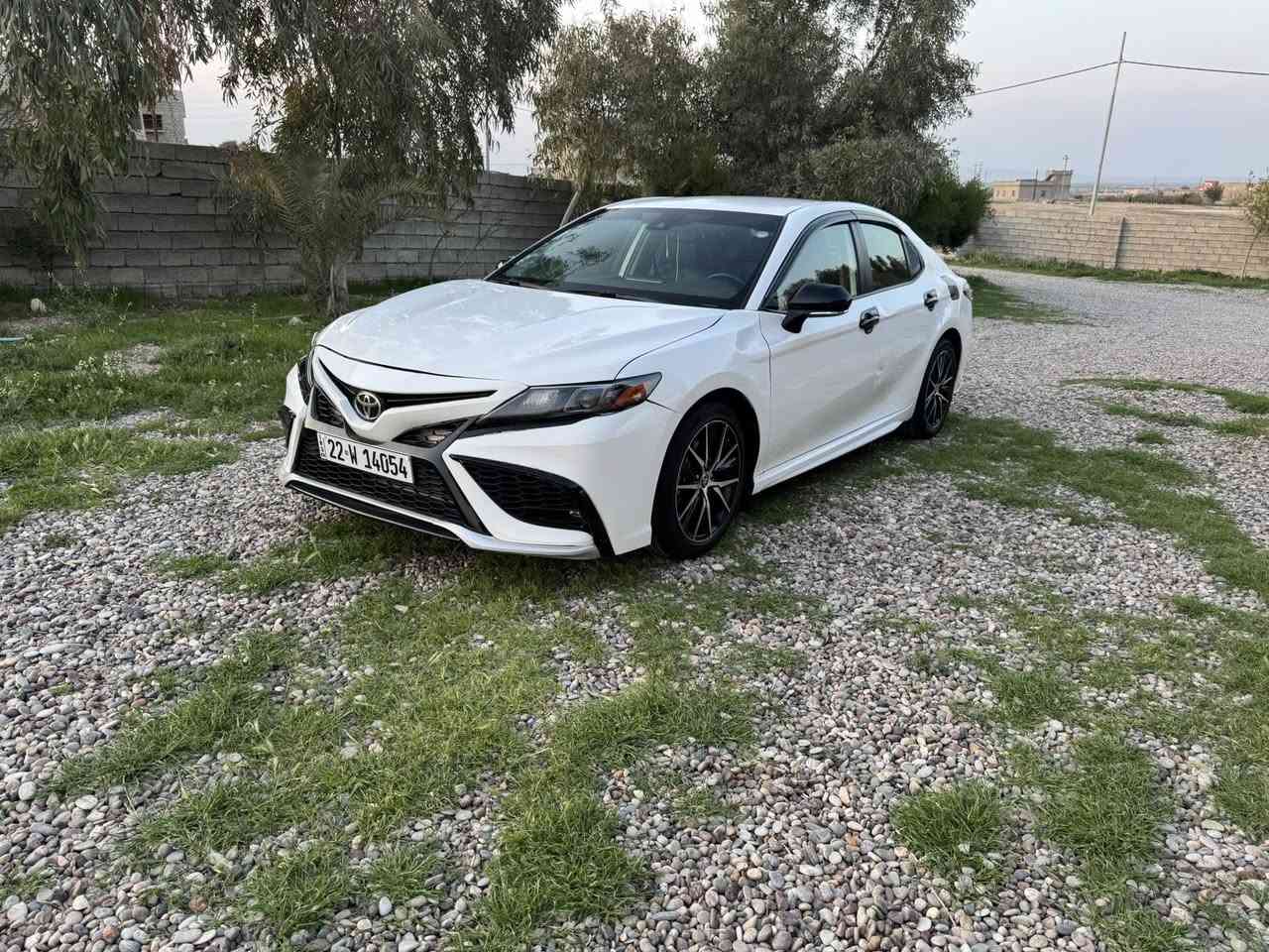 كامري 2023 SE ماشيه 40 mil  صبغ 3 قطع
بنيد+جاملغ+باب سايق  دواخل ضعيفه جهة سايق رصعة بالشاصي 

سياره فول عدا فتحه  بصمة تشغيل بصمة ابواب تشغيل عن بعد 

سياره جديده محرك گير شرط صدر تخم تاير كله جديد

سنويه رقم هزه جديد تحويل مباشر

مكان السياره الحويجه-الحلوات ***********

السعر 178$ بيها مجال قليل 

ملاحظه: بيع نقد فقط…. لا مراوس ولا قسط ولا دين
