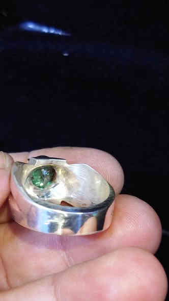 توباز طبيعي صياغة يدوي السعر 55الف العنوان بغداد زعفرانية فضه 925الهاتف *********** بغداد
