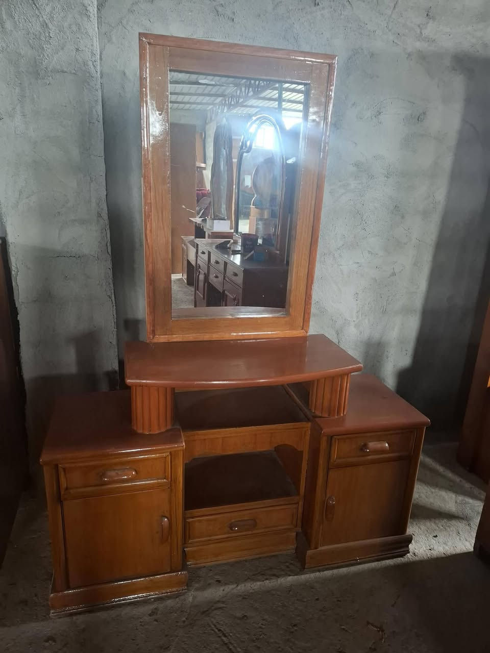 السلام عليكم  اغراض للبيع للاستفسار الاتصال على الرقم ***********
