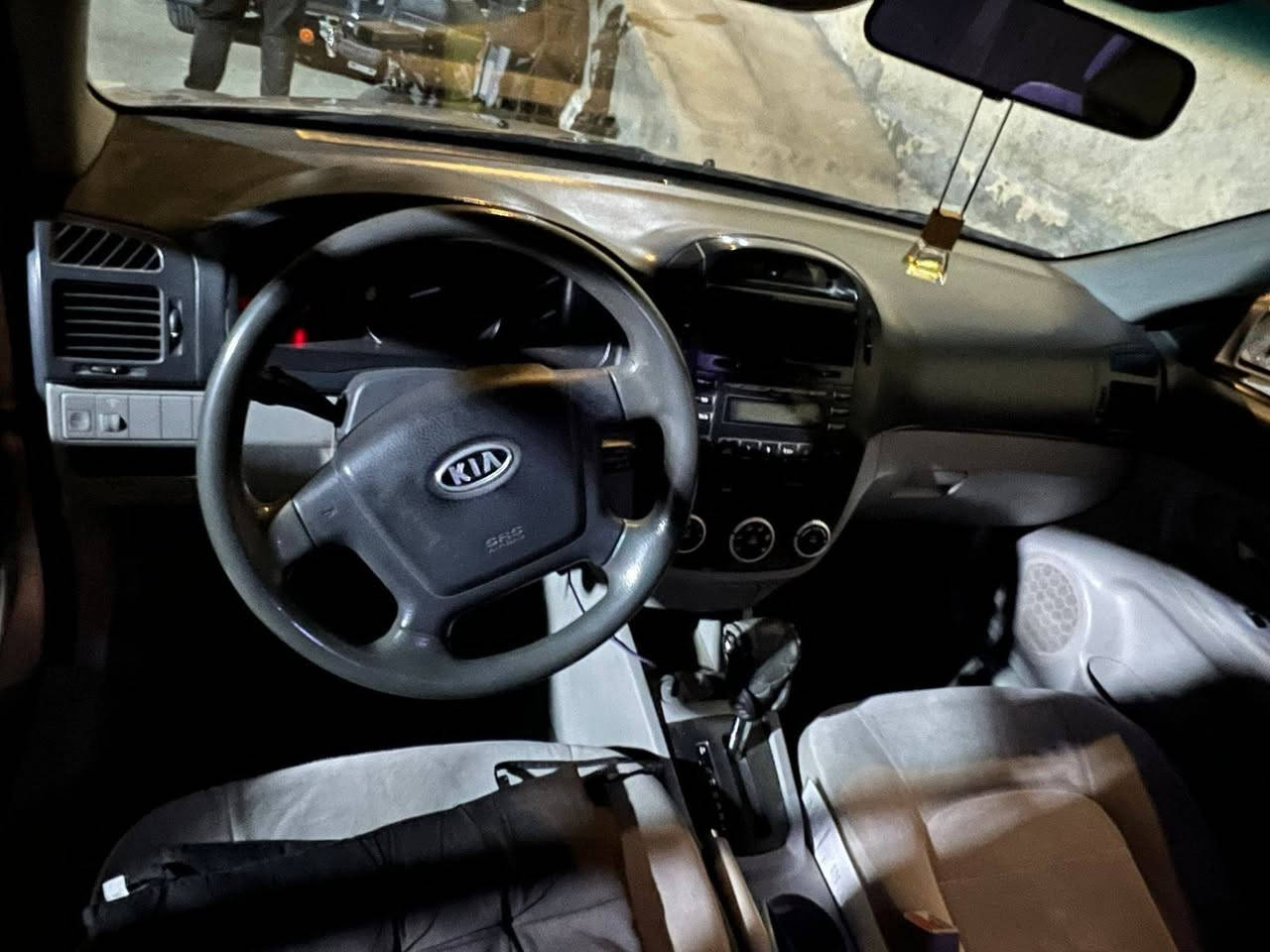 كيا سبكتره مديل٢٠٠٩حادثه باب خلف السايق وهسه بيه جراد مثل ماوضح بصوره رقم بابل مميز ٤ارقام تفاصيل اكثر اتصال***********
