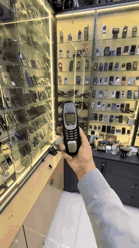 سلام عليكم ورحمة الله وبركاته
عندي هواتف قديمه 

☎️:-***********
