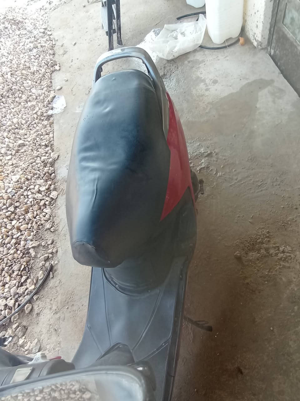 سلام عليكم ورحمه الله وبركاته
فراشه فحل للبيع دراجه رمبه بمعنه الكلمه 
جديده مابيه اي نقص قبل شهرين نزلت من الرمبه
سلف هندر كهربائيات بس لأشاره اليسره متشتغل يرادلها كلوب دراجه بيه شلعه ومعدل بل كارتون
السعر 550وبيه مجال حك الجيه مكان حله قرب جسر بته للاستفسار ***********واتساب
