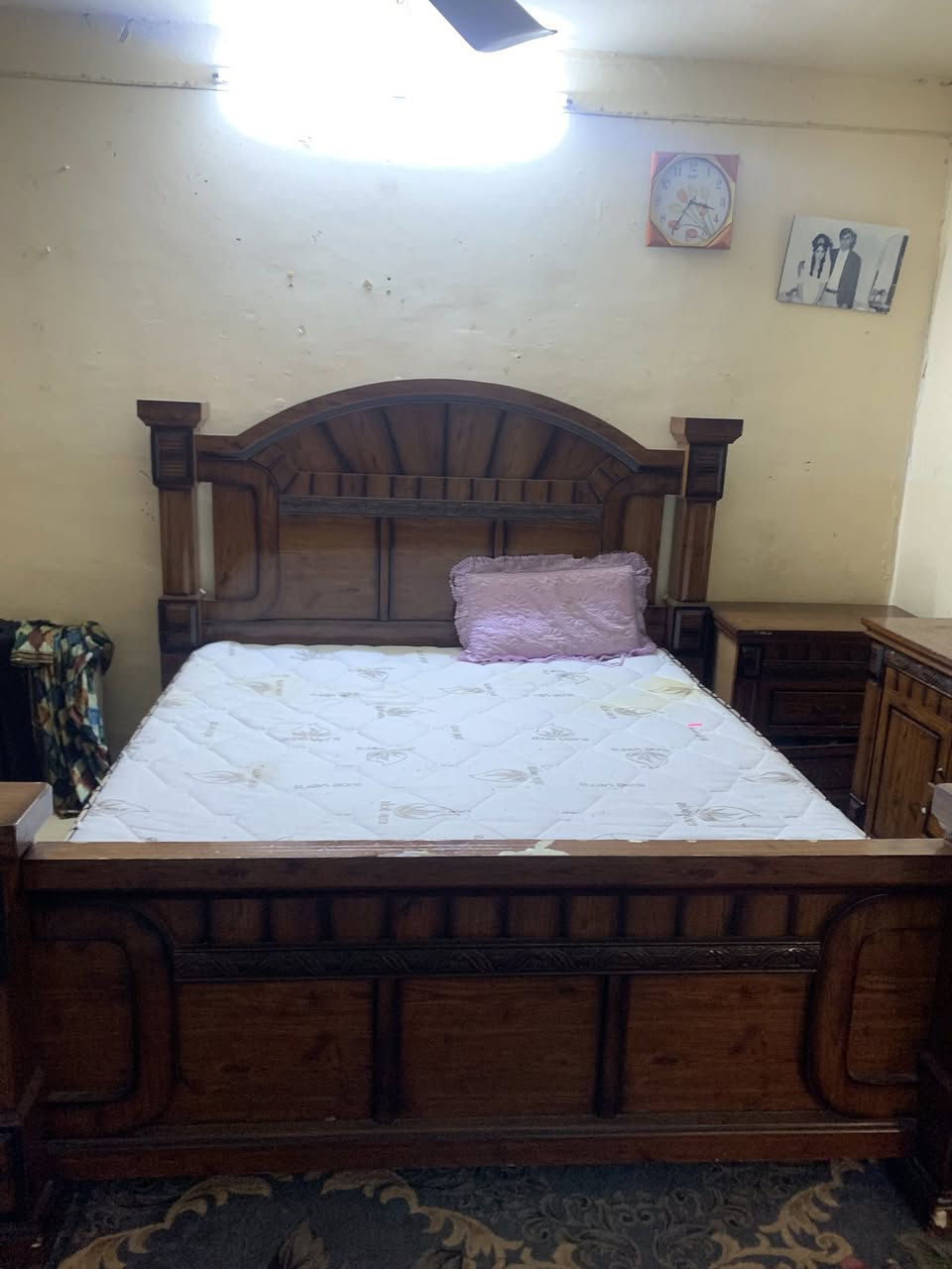 غرفة نوم ماليزي جديده نضيفه للبيع
بسعر جداً مناسب 
***********
