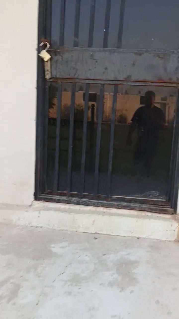 سلام عليكم اخوان مزرعه للبيع مساحه 500متر ركن عنوان حي بدر مزارع سعر مناسب جداً للستفسار ***********

