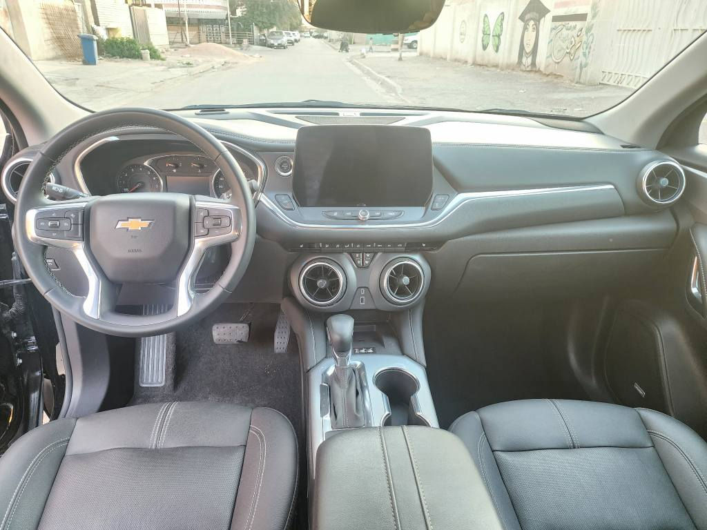 بلايزر 2024 3LT V6
ماشيه 21 الف ميل صبغ جاملغ خلفي فقط بدون ايرباك
مواصفات فول عده البانوراما
كامرات و رادارات 360
كشنات جلد و كهرباء و تدفئة
شحن واير ليس
سماعات boss
حساسات خلفية
باقي المواصفات معروفة
بأسمي السيارة مكانها شارع فلسطين
السعر 230 مجالها بسيط
للاستفسار الاتصال عالرقم *********** بغداد, العراق
