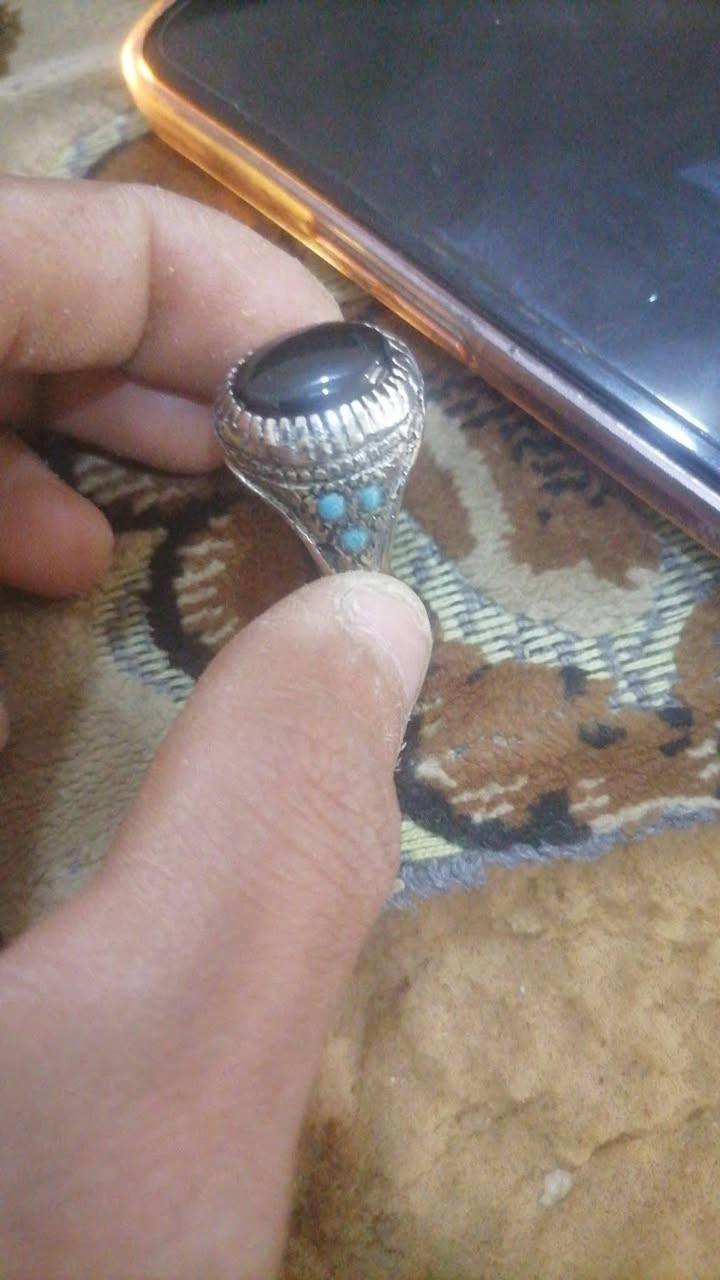 السلام عليكم لبيع خاتم عقيق اليماني شفه العبد


**إذا كنت صاحب هذا الإعلان وتريد حذفه لأي سبب، رجاءا أرسل رسالة إلى الدعم الفني**