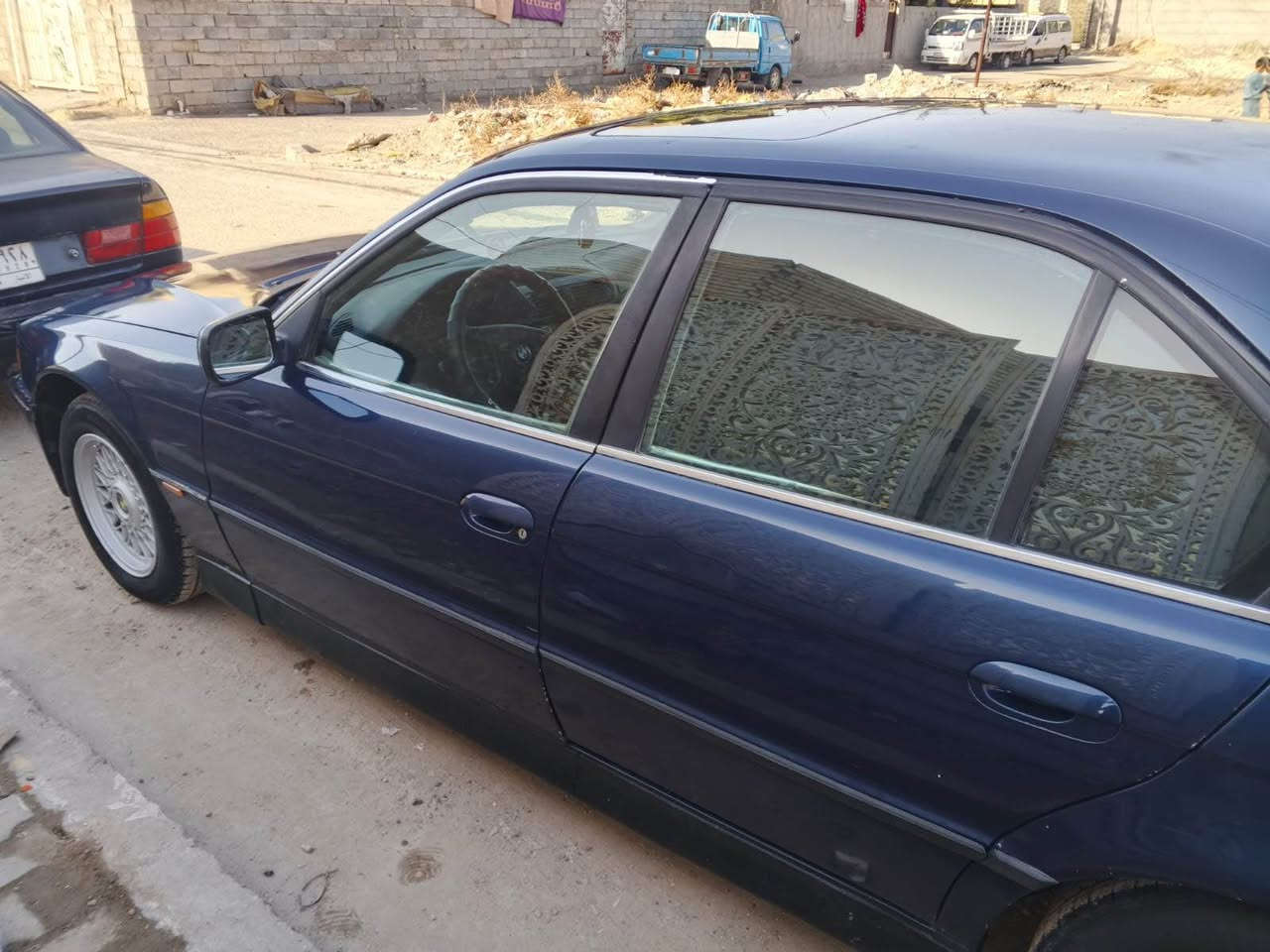 للبيع بي ام كاسح موديل ١٩٩٥ حجم ٧٤٠ 
محرك وكير بلاديات جدد وارد يابان شادهم 
تبريد شغال ثلج منضومه بل كامل مبدله 
كهربائيات كلها شغاله ما بيها اي جطلات بلادي
مصبوغه عام بدون حادث ما بيها اي ضرر او خياس 
سياره فول مواصفات للخير كلشي بيها شغال وبلادي 
السعر ٦٠ ورقه وبي مجال للشراي العنوان بغداد حي الخضراء 
*********** للستفسار اتصل بغداد, العراق
