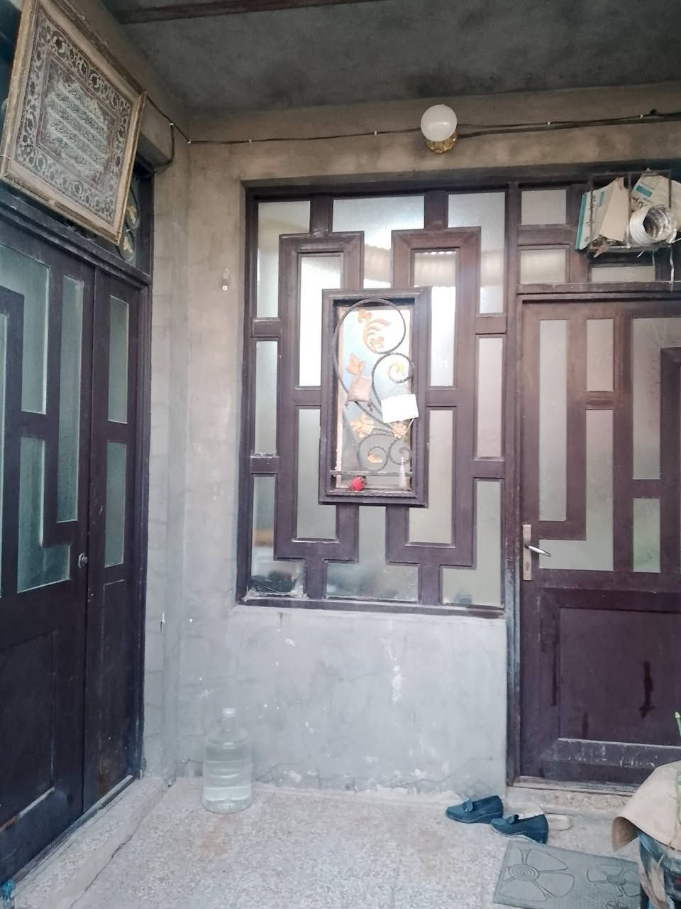 دار للبيع المطار القديم قرب جامع الزهراء البتول مساحه الدار 104 م طابقين يحتوي الدار على طارمه مطبخ صاله استقبال غرفتين ثلاث حمامات مكشوفه الدار أساس شيلمان طابوق جمهوري كاشي سيراميك البيت عالي عن شارع
مخزن بسطح للاستفسار اكثر الاتصال على الرقم صاحب دار
***********
