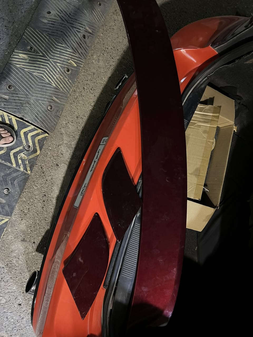 حلك اكزوز
ولدات دعاميه جانبيه واحد امامي جهه سايق واحد خلفي جهه اليمنه 

وسبايدر اصلي 3 قطع  لون كرزي بلادي ابو الشذره 

الغراض كلهن ب 35 الف مكاني بغداد ***********
