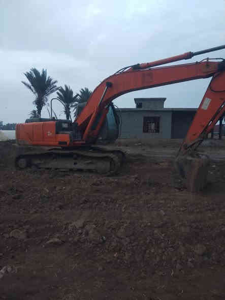 يا الله على بركة الله يتواجد حفارة للبيع مكفولة كفالة عامة مكينة بلادية على الشركةاتصل مكلف بل نشر ***********.مكان بغداد
