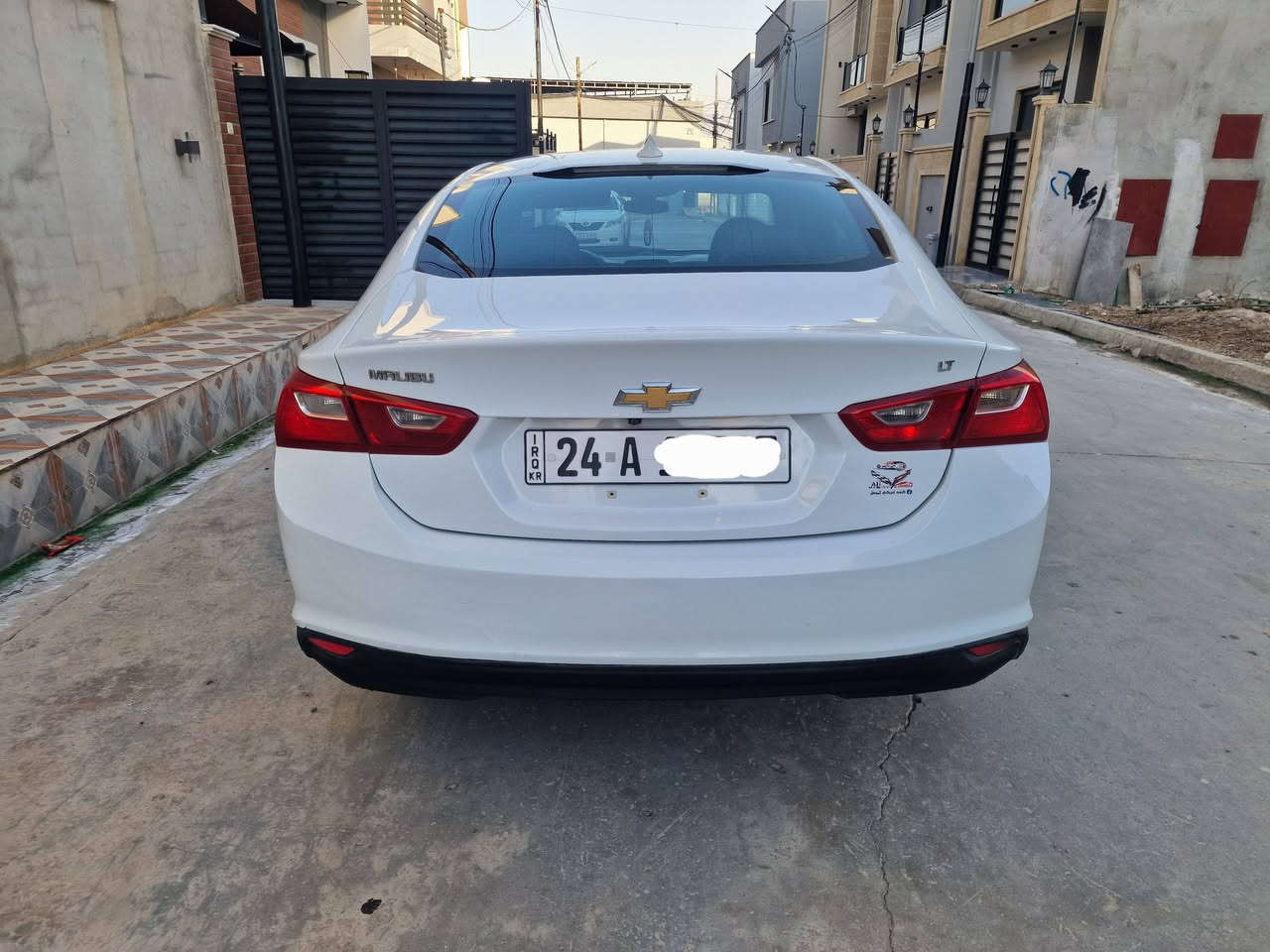 ماليبو لون ابيض مواصفات Lt موديل ٢٠١٦ رقم دهوك دولي سنويه وارقام وهزه جديد محرك وكير وتبريد وصدر وتايرات كلهم بشرط..ترايك وين يعجبك بيها مكانات صبغ وبجم كبس بدون دواخل حادث امريكا فقط..مكان السياره موصل ايسر ***********
