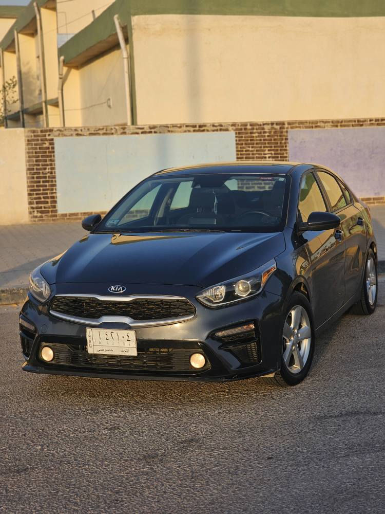 فورتي 2019 ماشية 100000mile مواصفات : مكينة 2000 دوش ، رادار وتحديد مسار وثلاث وضعيات قيادة وشاشة وكامرة وتبريد شاشة . 
حادثها الجاملغ الخلفي والباب وبيها بارد صغير اسفل باب الصدر كما موضح بالصور
السيارة مكانها النجف 
السعر 130
للاستفسار *********** النجف, العراق
