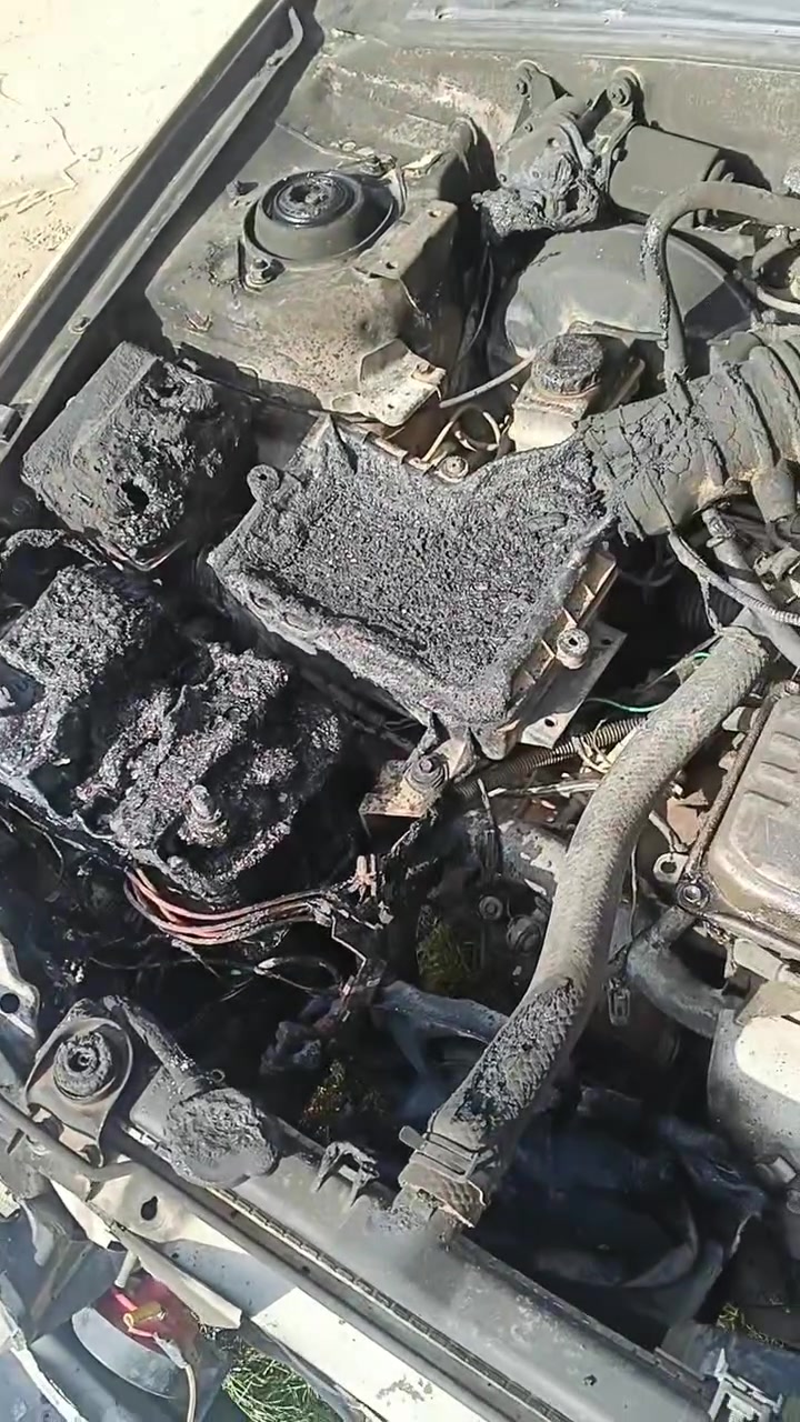 السلام عليكم
النترا دمعه 94
للبيع بيهه حرك بسيط مبين بلتصوير 
والباقي كله شغال  
للاستفسار على الرقم
***********
