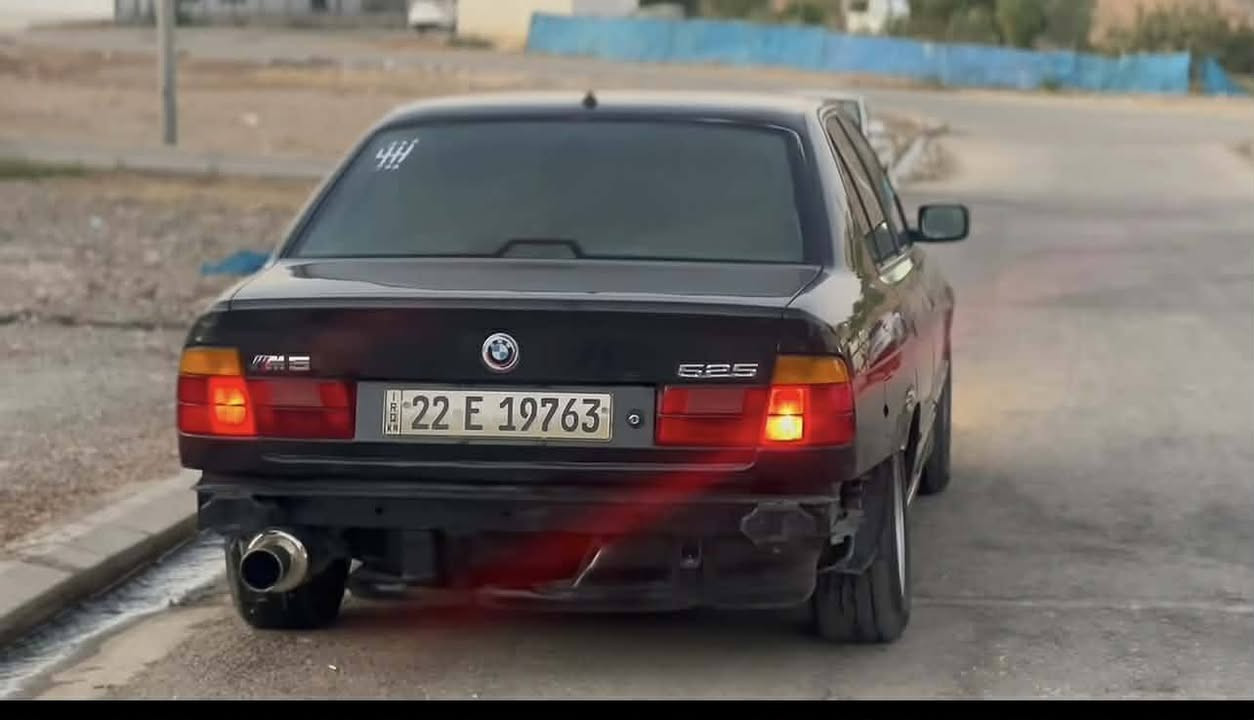 bmw 520 1992 گێر عادي تەبرید چوار  
جام کارەبای بێ لێدران هەموو گیانی بەشەرت،گێرو مەکینەو ئەکسل و کارەبایی بەشەرت غرامەی 2 وەرەقەی لەسەرە بەناوکردنیش بەشەرت.
ژمارەی خاوەنی/ ۰۷٥۱۲۱٨٤٤٦٥ أربيل, العراق


**إذا كنت صاحب هذا الإعلان وتريد حذفه لأي سبب، رجاءا أرسل رسالة إلى الدعم الفني**