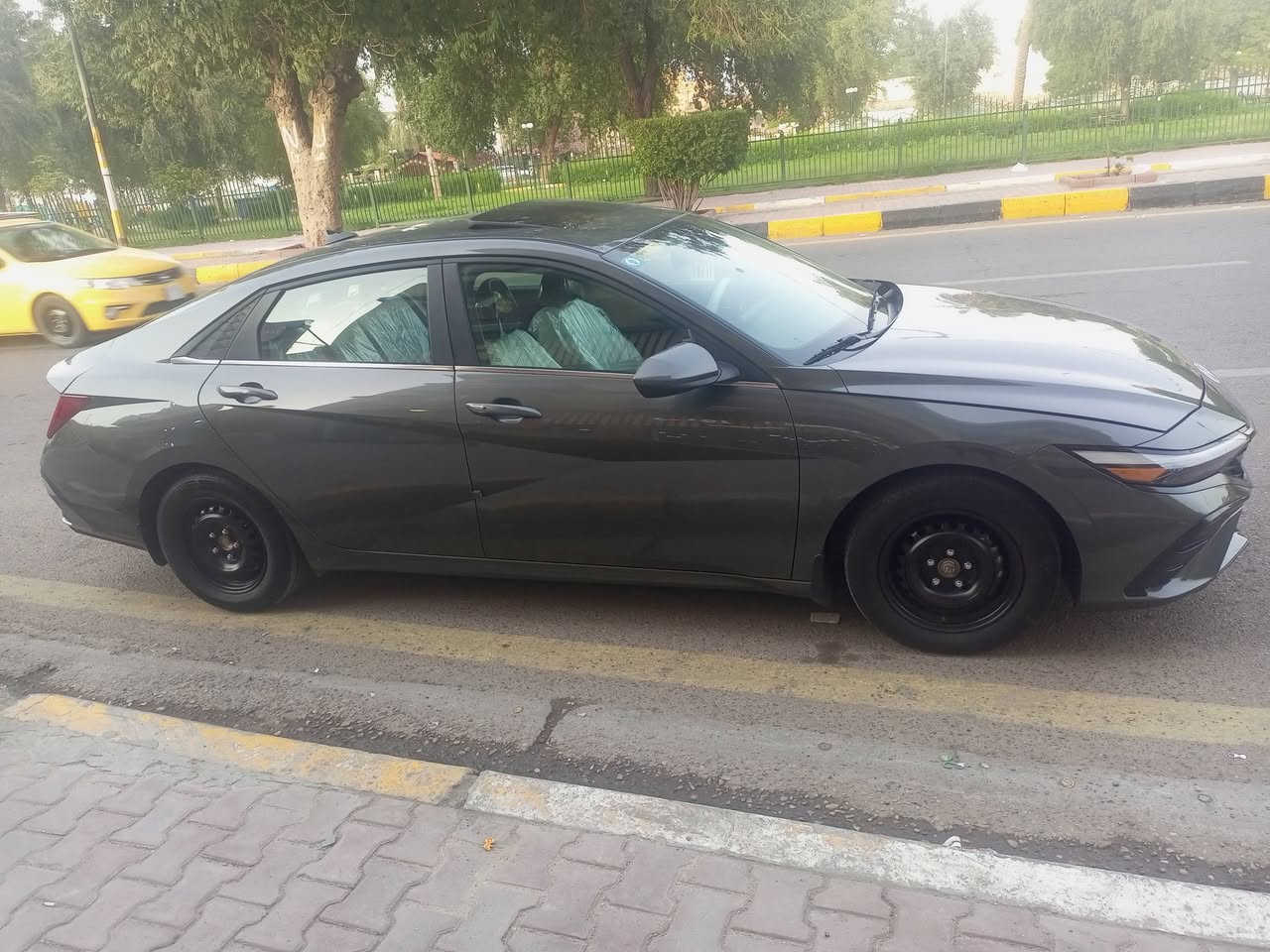 السلام عليكم النترا للبيع موديل 24 سياره  فول مواصفات
فتحه بصمه.  رادارات خلفيه +اماميه  حساسات هوايه مواصفات بعد ضربته بدنه خلفيه اشويه بالحوض كله بارد راجع   رصعه. باجنطه كلشي موضح بالصور ماشيه 29الف ميل  بغداد الغزالية 
*********** واتساب 
 ***********
السعر خاص
