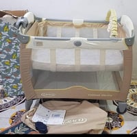 سرير أطفال • نظيف • مناسب ل٣ سنوات