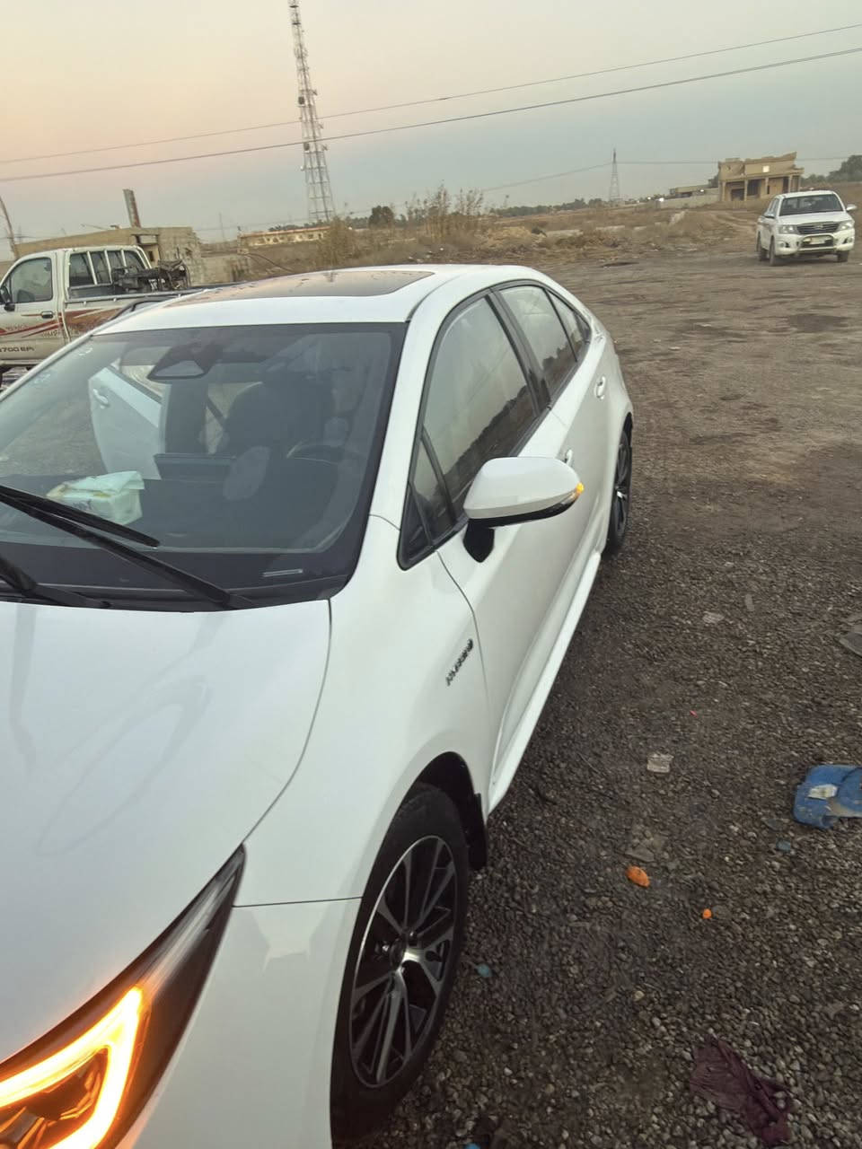 كورلا هايبرد 2023  الشكل الأمريكي كفاله عامه ماشيه 56 الف جديده جدا فول مواصفات S 
بصمه سلايد شاشه كبيره 
حساس امامي وخلفي 
رادار امامي وخلفي تحديد مسار مثبت سرعه فول مواصفات 
محرك 1800 
وبعد بيها هواي مواصفات 
مكان :- ديالى والرقم بغداد 
السعر 145 وبيها مجال بسيط جدا 
رقم الهاتف :- ***********
***********
