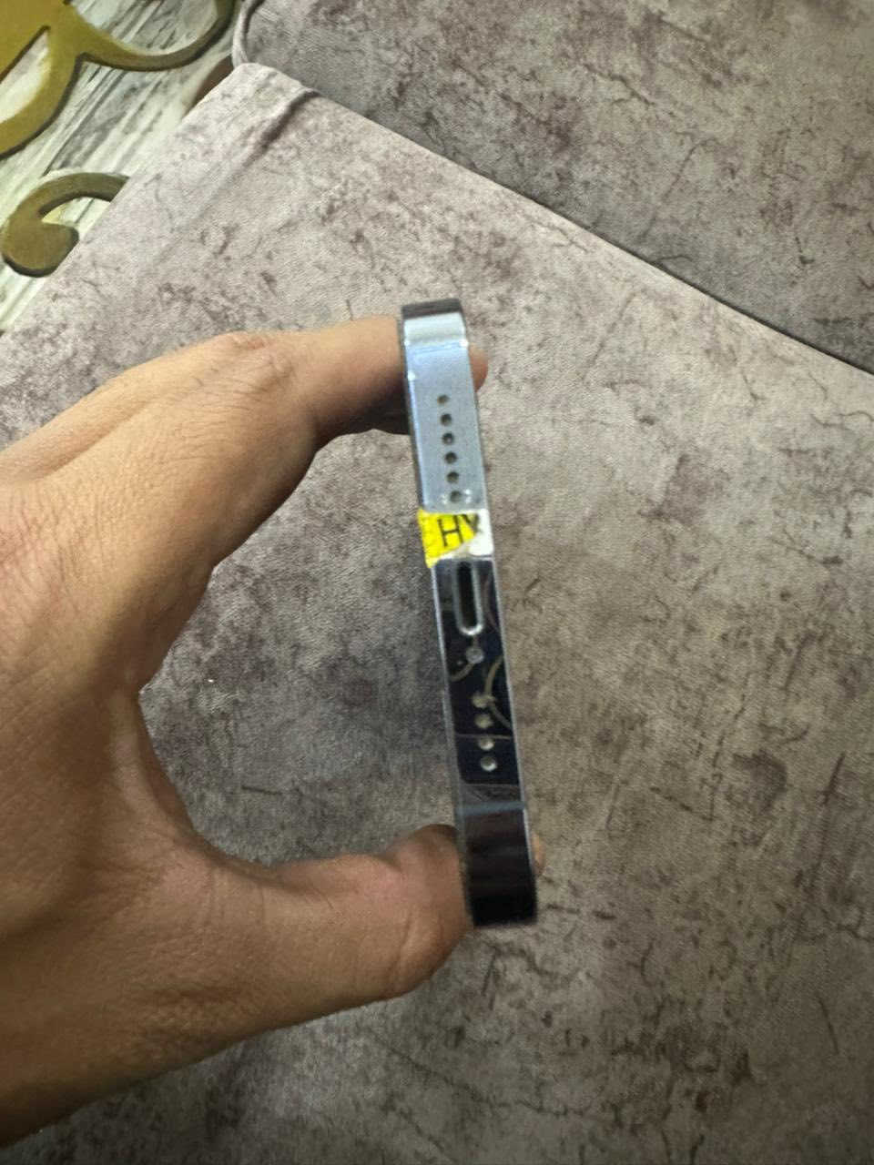 ايفون 13 برو ماكس ذاكره 256 بطاريه 91 ما مرفوعه جهاز استخدام شخصي باكيته وياه جهاز مكفول ما مفتوح و اي خلل مابي السعر 750 و بي مجال قليل كلش المو شراي رجآ لا تراسل مكاني ناصريه مركز


**إذا كنت صاحب هذا الإعلان وتريد حذفه لأي سبب، رجاءا أرسل رسالة إلى الدعم الفني**