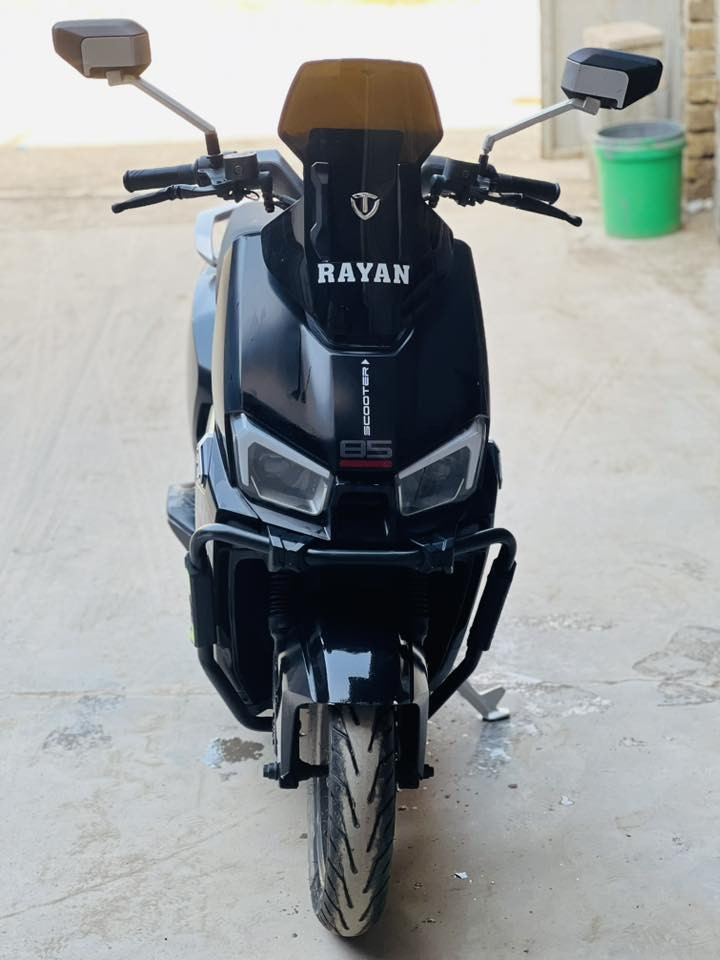 السلام عليكم دراجه شحن الRAYAN موديل 2025 لون اسود مثل ما موضح بالصوره الدراجه نضيفه ع ايدي انضفها كامله مكمله مابيها اي نقص والدراجه جديده مصارلي هوايه من اخذتها وتجي وياها تجوه خلفيه بس اني ضامها سعرها بمليون و350 وبيها مجال حك الجية مكاني بغداد الحريه رقم تلفون ***********
