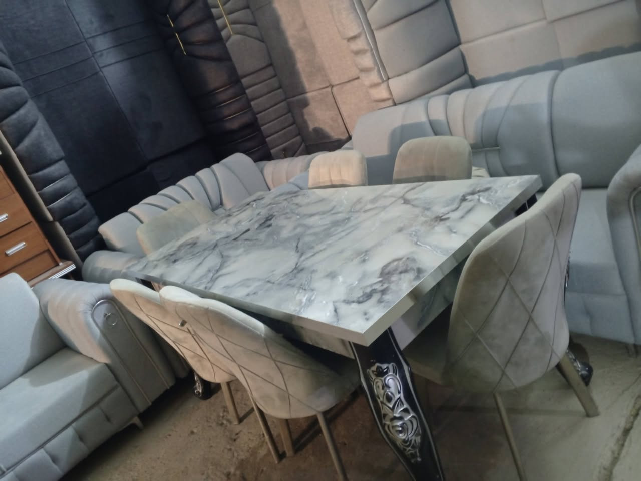 ميز طعام ٦ كراسي العد ٦ مستعمل شي قليل نضافه فول وبسعر مناسب العنوان تكريت شارع  الزهور لحولي مقابل مدرسه كنوز لهليه مجاور مجمع رداد للنشائيه 

للاستفسار اكثر تصال على الرقم الهاتف او مراسله ع واتساب 
***********
***********
