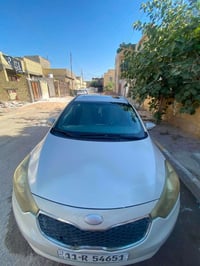 سيراتو موديل ١٣ سيارة فول مواصفات عدا البصمه كير مكينه تبريد خير من ال...