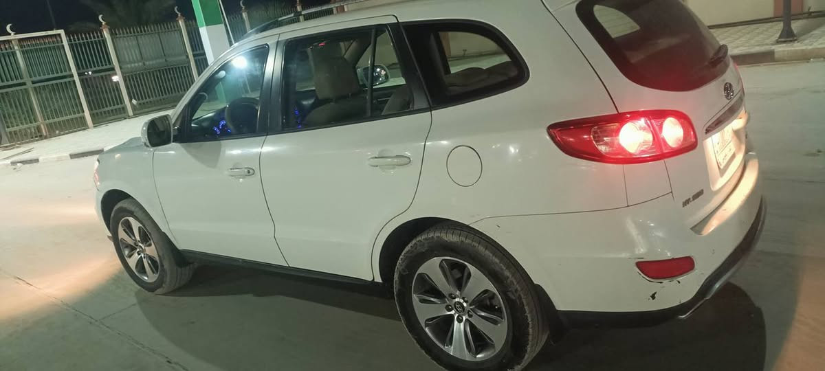 السلام عليكم سنتافيا للبيع موديل 12 وارد خليجي محرك 2400
فتحة قمارة 
تبريد 3قطع 
رقم نجف سبعة راكب 
بيها بس بنيد 
السعر 135وبيها مجال 
للتواصل نفس الحساب 
أو على الرقم ***********
الرقم الثاني ***********
