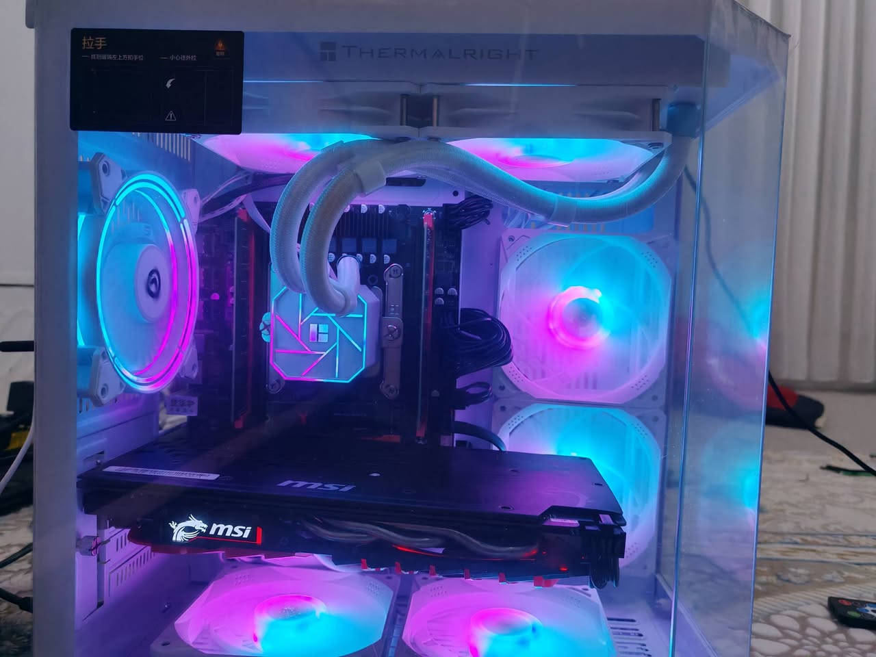 🖥️ حاسوب ألعبة (جيمينغ) جديد تماماً 🎮
💰 السعر: 220 دولار
📞 الرقم: ***********
📍 الموقع: السليمانية، رانية

✅ المعالج: Intel Xeon E5-2680 v3
   (12 نواة، 24 خيط) ⚡ 2.5 GHz – 2.9 GHz
✅ الذاكرة العشوائية: 16 GB
✅ القرص الصلب الأول: 256 GB SSD (NVMe) 🚀 سريع جداً
✅ القرص الصلب الثاني: 256 GB HDD 💾 للتخزين الإضافي
✅ كرت الشاشة: NVIDIA GTX 1060 – 6 GB 🎨
✅ اللوحة الأم: X99
✅ المراوح: 7 مراوح ملونة (RGB) 🌈 يتم التحكم بها
✅ النظام: Windows ✅ مثبت وجاهز للاستخدام

---

🎯 لما يُستخدم؟

🎮 الألعاب (جيمينغ) – جميع الألعاب الحديثة
🎨 التصميم، الرسم، 3D
📽️ مونتاج الفيديو
💼 الأعمال الثقيلة والمتعددة المهام (Multi-tasking)

---

💵 السعر والاتصال:

سعر هذا الحاسوب هو 220 دولار.
📲 إذا كنت مهتماً أو لديك أي استفسار، اتصل على:
*********** عبر واتساب

---

📌 ملاحظة:

· تم تثبيت ويندوز جديد.
· كرت الشاشة فقط مستعمل ثانوي (مستعمل قليلاً).
· التوصيل متاح 🚚.
