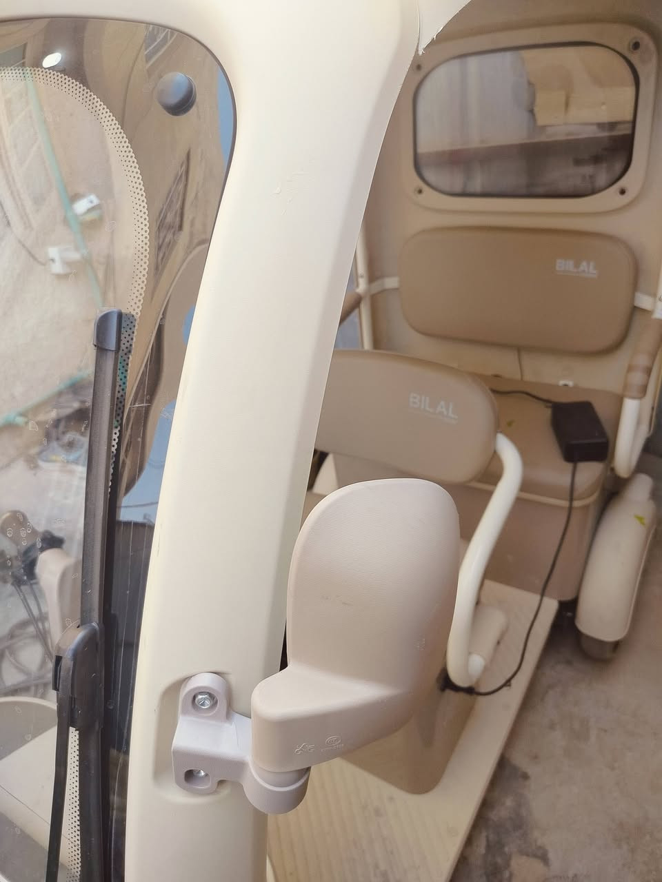 هدراجه شحن ثلاثيه 3 نفر كربلاء جديده جدن 5 ايام من طالعه من المعرظ جنطه تخزين شاشه كامره رجوع 3  سرع 5 باتري جديده بمعنه الكلمه سايد بريك قفل ابريك امان وهواي بيهى مواصفات ***********
