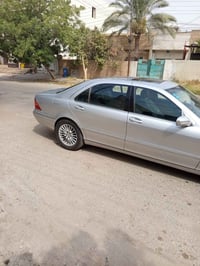 غواصة ٢٠٠٣ باب طويل كامله مكمله صبغ قطعه وحده الباقي بلادي سعرها ١٢٠ و...