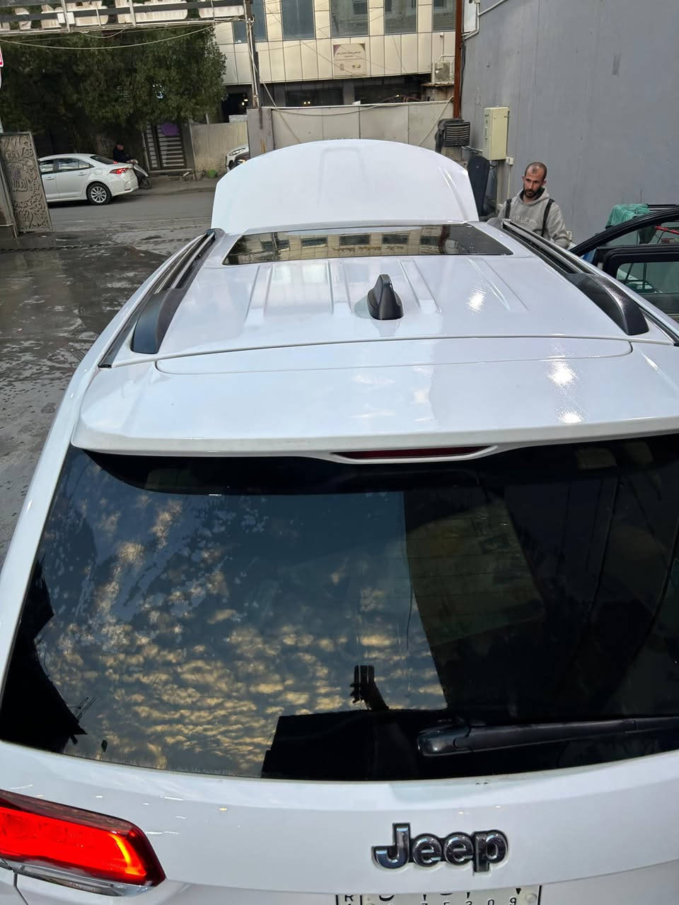 السلام عليكم
جيب 2020 امريكي لمتد  

سيارة رقم بغداد بسمي  تحويل ثاني يوم 

 الحادث جاملغ وبنيد 3 قطع 

-95ميل 

محرك  3600 6 سلندر

-بصمه

-تشغيل عن بعد 

-فقحة سقف بانوراما 

-منظومة زنون اصلية -

-جنطه كهرباء 

-كشن كهرباء ميموري 

-مقاعد جلد  

-ثلاث انظمه قياده

-كشنات تدفئه تبريد 

-شاشه لمس كبيره 

-نظام تثبيت سرعه 

وبعد بيهه مواصفات  

مكاني بغداد شارع فلسطين 

السعر 21$ بيها مجال  

للأستفسار ***********
