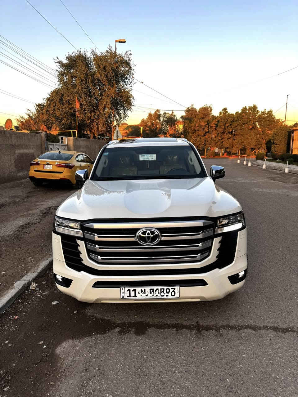 سلام عليكم للبيع
تويوتا لاندكروزGXR 2022 مغلفه ppf

لون ابيض   ساز

فول مواصفات

بصمة تشغيل وابواب

4 بصمات. ابواب

سلايد فتحه

مقاعد جلد 

كشنات كهرباء 3 دكم

تشغيل عن بعد 

جنطة كهرباء شفط  

كشنات جلد بيجي + دواخل صاج

نقط عمياء 

7 راكب 

 تبريد مقاعد 

تبريد مركزي  

3 شاشات ايباد تطبيق 

تحكم ستيرن جهتين 

طفايه 

ثلاجه 

شاحن هاتف لاسلكي

هاند بريك بصمة + تلقائي

اوتو HOLD

حساس امامي خلفي  

المري كهرباء شفط + اشاير  

كامره.دواره. 360 درجة

ويلكب كروم

3وضعيات قيادة sports Eco NORMAL

لدد امامي + خلفي 

كشاف زنون

لايتات عدسة زنون

6 سلندر تنفس طبيعي 

  4X4  

فول انظمة وتحكمات 

باقي مواصفات الاندكروز  معرفة فول الفول

السيارة مكفولة

عدتها وكتلوكات وكاعيات كلها جديد

ماشية 45km

مكانه بغداد شارع فلسطين 

السعر 65500$ وبيه مجال نشالله 

الرقم ***********
