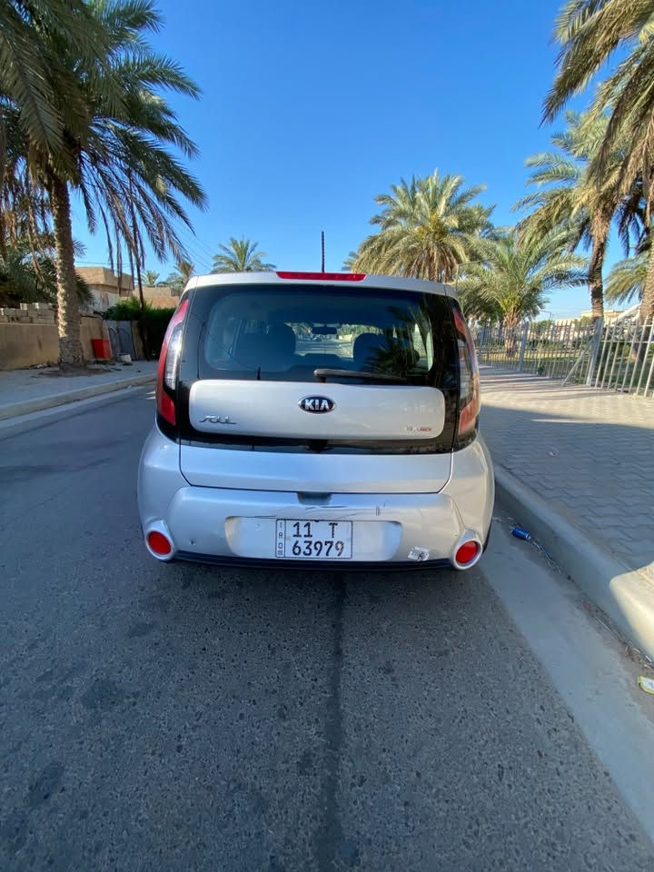 السلام عليكم
صول موديل ٢٠١٥ السياره جاهزه من كل النواحي مكينه كير تبريد تخم تاير صدر حداديه كل جاهز رقم بغداد الجديد وسنويه جديده وهزه جديده بسمي داخل صاج تحكم ستيرن شاشه جبيره اشاير بل مري بيه صبغ قطعتين فقط الباقي كفاله مكينه 2000  السعر 97 وبيه مجال الشراي *********** متوفر وتساب

