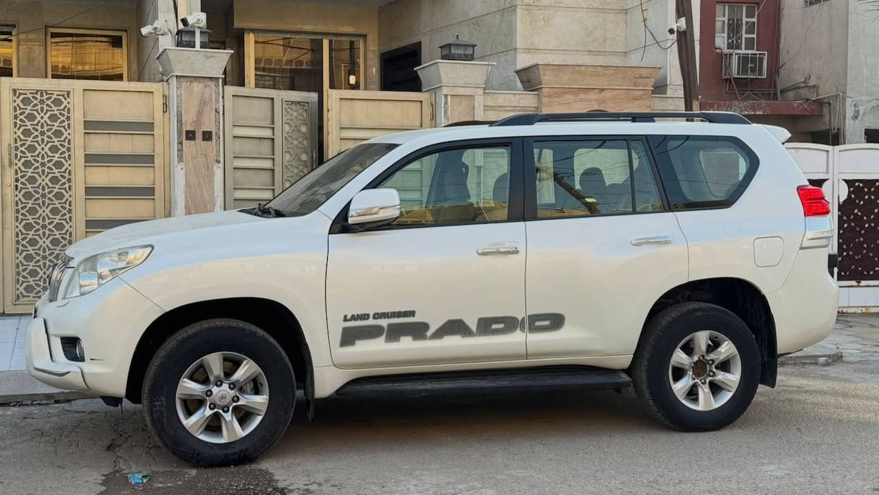 السلام عليكم- رمضان كريم      برادو 2012 للبيع رقم بغداد باسمي  ماشية 230 حقيقي محرك 4 سلندر 2700 
مواصفات TXL
7 راكب 3 قطع تبريد
سبير تعليك
ثلاجة - مري شفط
تحكمات ستيرن
دفع رباعي - مانع انزلاق
2nd
شاشة وكامرة خلفية
حساسات- الخ
سيارة حلوة جديدة / كله عالبلاد محرك - كير كهربائيات 
دشبول 
بيه صبغ باب الصندوق الخلفي والجاملغ الخلفي اثر ضربة خفيفة بدون دواخل *********** العنوان بغداد معلمين المشتل السعر/250 وبيها مجال ( شدتين وخمسين ورقه )
