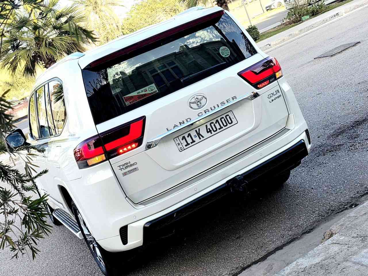 * لاندكروزر GXR لمتدد توين تيربو
شركة بريم  
* ⁠الموديل : 2023 جديدة جداا 
* كفالة عامة من  رصعة وشخط وبارد 
* ⁠الفئة: GXR / LIMTE  
* ⁠رقم بغداد شبه مميز 
* ⁠داخل جلد لونين احمر واسود 
قمارة شاموه 
تشغيل 🔛 عن بعد 
* لايت متحرك 
* ⁠محرك  6 سلند توين تيربو  
* ⁠لد شباك امامي 
* ⁠دوسات جانبية نيكل ضوئية 
* ⁠اريل نفكيتر سبايدر شمعة
* دعاميات كت (لحاية) 
* ⁠ترايش ابواب كروم 
* ⁠بصمة تشغيل بصمات ابواب 5
* ⁠شاشة امامية كبيرة 
واير لز شاحن 
* شاشات خلفية عدد (2)
* ⁠كامرات عدد 5 (360 درجة) 
* ⁠فتحة سقف (سلايت) 
* ⁠كراسي الامامية كهرباء 
* كراسي الامامية  تبريد 
* ⁠مقاعد (7) راكب دفع رباعي (4 * 4) 
مري قابل لطي 
* ⁠ثلاجة وسطية جنطة كهرباء 
* ⁠تبريد شاشة شاحن 
ن* طفاية  حريق هوك خلفي 
* ⁠حساس امامي خلفي 
* ⁠كدلوكات وسمعات الشركة 
اسبير منازل 
* ⁠وباقي مواصفاتGXR المتد المعروفة 
* رقم بغداد بأسمي
* مكان السيارة كربلاء للاستفسار هاتف ***********
