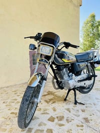 سونك البيع موديل 25محرك 150 مفيس موجود موطور جديد. نضيف محرك كبس السعر...