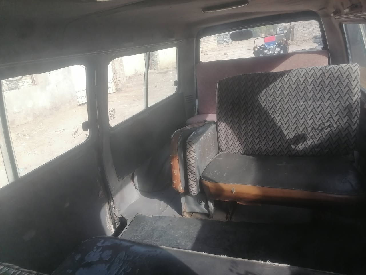 سلام عليكم من رخصت مدير لكروب بسته لبيع مديل ٩٤ وكاله عامه سوي سياره بلاديه وجاهزه من كلشي كبل لشارع سعره ٣٥ *********** مكاني لكوت سياره وال واحد يعيش بيه
