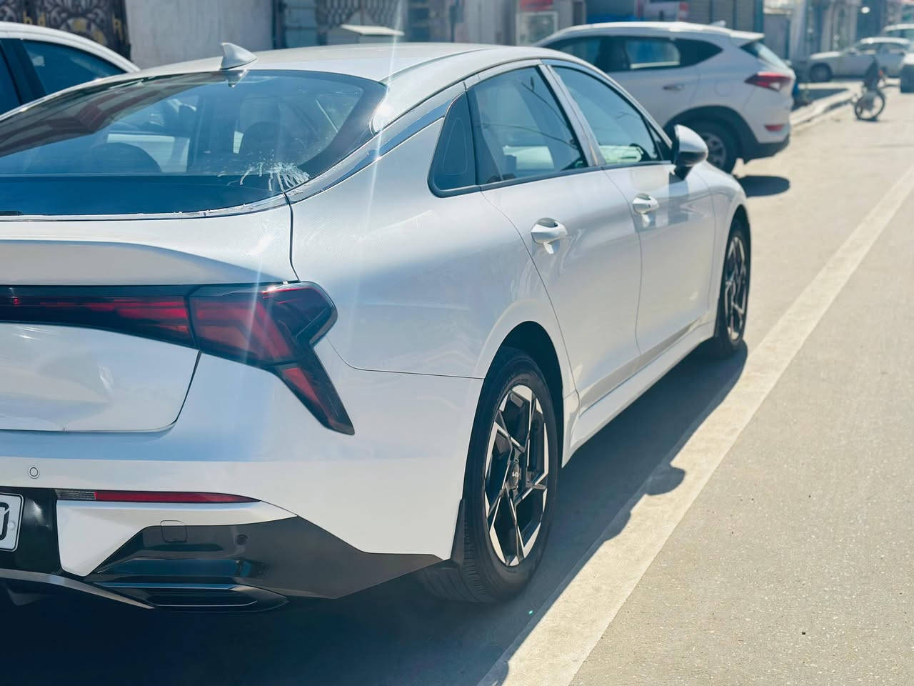 السلام عليكم كي فايف 2024 سياره وارد خليجي كفاله عامه محرك 2500 ماعده الموضح بل الصوره بجنطه مامصلحهه ع حطتهه  سياره استعمال شخصي ماشيه 85 km فول مواصفات ماعده البنوراما مكان السياره بصره  رقم الهاتف ***********
