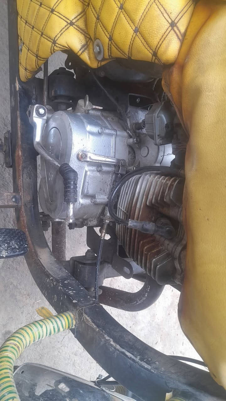 للبيع موديل ١٩ اوراق كاملة شمالية سعرهة مليون و٥٠٠ وبيها مجال شراي اتصل ***********
