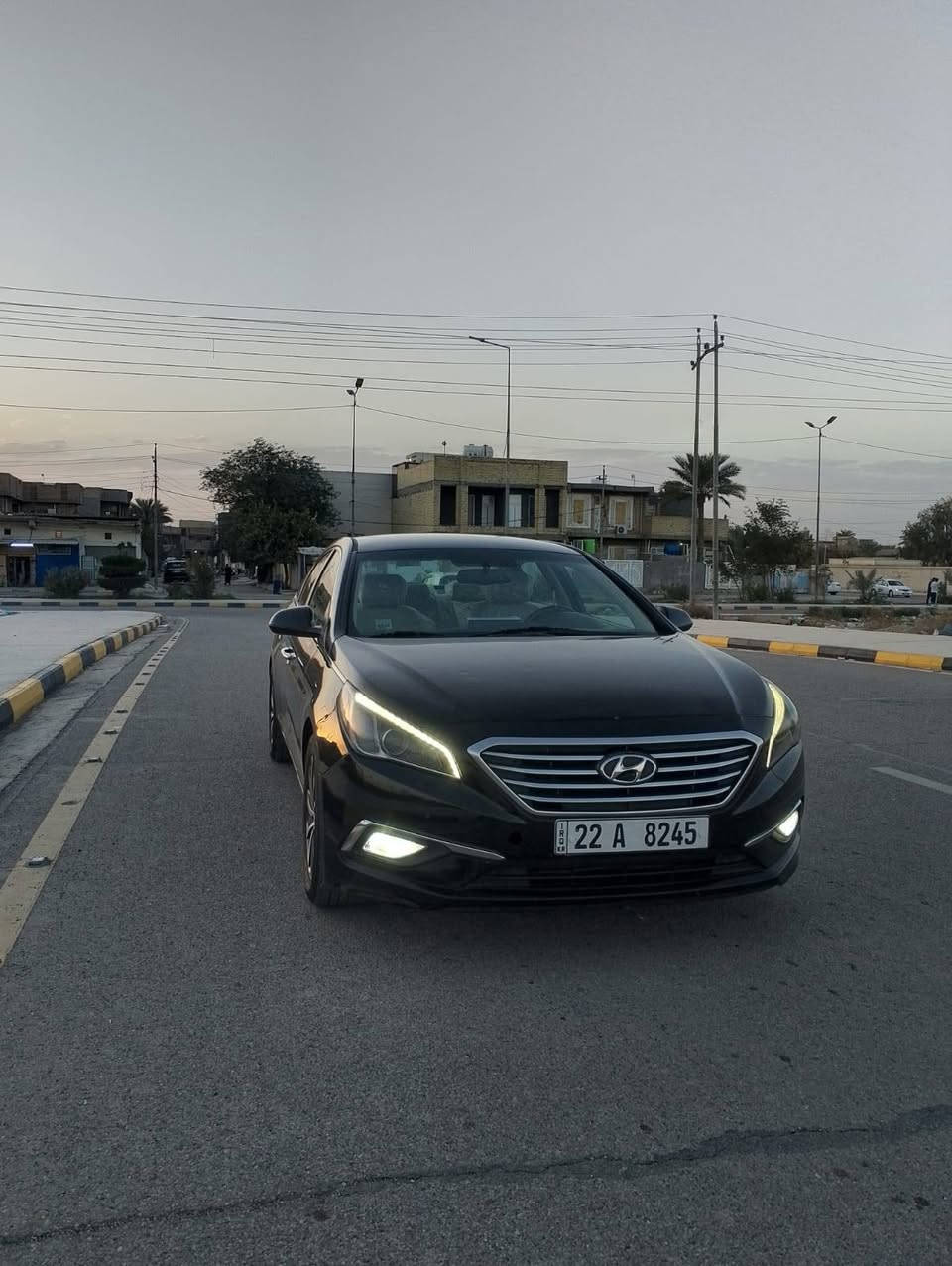 السلام وعليكم سوناتا للبيع 2017 سياره جديده ماكينه وكير كفاله كهربائيات عالشركه رقم جديد وتحويل ثاني يوم تبريد ثلج تخم تاير جديد بيها خمس قطع ابيع حزام  سنويه جديده كلش حلوه وجاهزة شاشه سعر 113 وبيها مجال مكان واسط العزيزية رقم الهاتف ***********.
