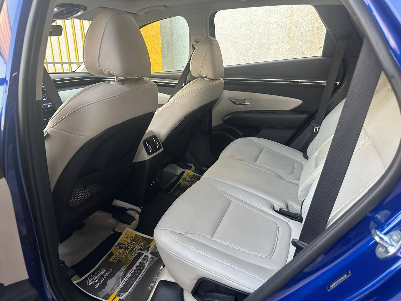 السلام عليكم ... توسان وارد امريكي موديل 3023 فول موصفات للاخير  محرك 2000 بصمه تعيل عن بعد كشن تدفىه تبريد بنراما كرسي كهرباء زنون عالي وناصي هيه فول موصفات ماعده تتقدم وترجع بل الرمونت حادثه كدامك بدون تبدي فقط بنيد صبغ بدون ارباك مرقم بغداد معروضه 205$  وبيه مجال دفترين يعني هاتف *********** داخل ابيض سياره جديده لوك
