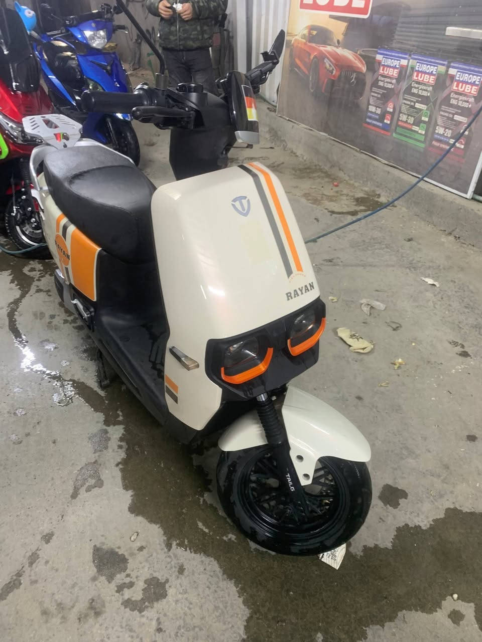 السلام عليكم
دراجه ريان ام عيون 2025
دراجه تاريخ الشراء 2025/4/1 نظافه 75٪ بطاريات نص عمر انطي بيها مسافه 35-40 كيلو مسافه باقي مواصفاتها معروفه السعر 625 الاف و بيها مجال 
مكان بغداد البلديات
الاتصال و الاستفسار : ***********
