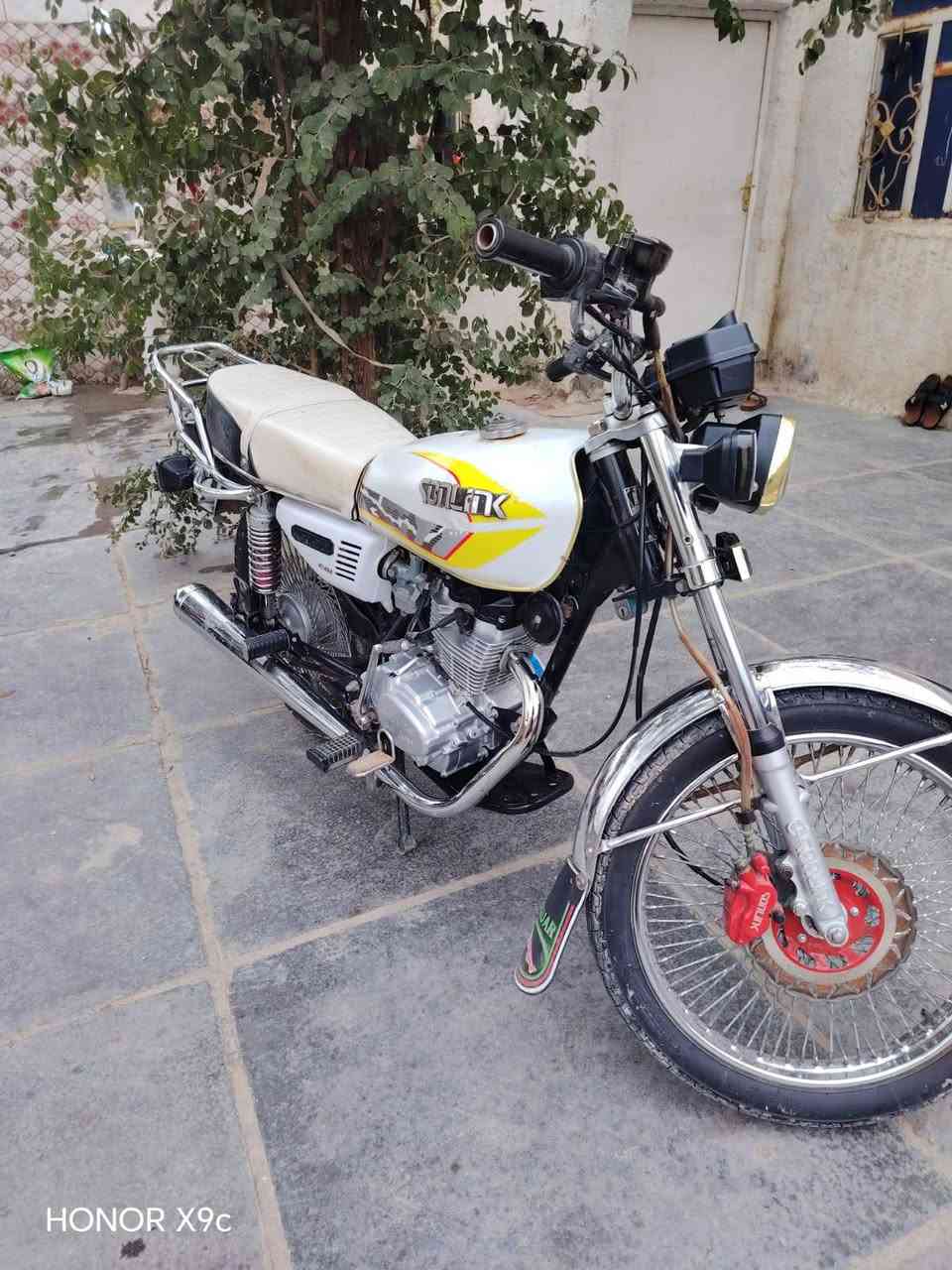 سلام عليكم دراجه اللبيع موديل 23 نضيفه وحلوه اوراق كامله مكان العماره الطبر اليريده يتصل خاص ماجاوب ***********
